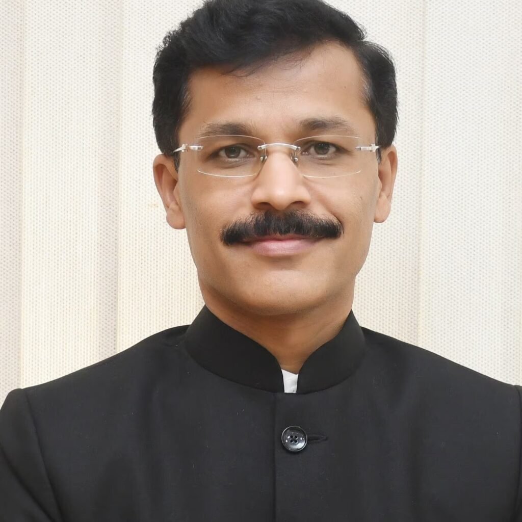'Singham' IAS Officer Tukaram Mundhe Back in Action: Surprise FDA Raids Spark Public Praise Across Maharashtra