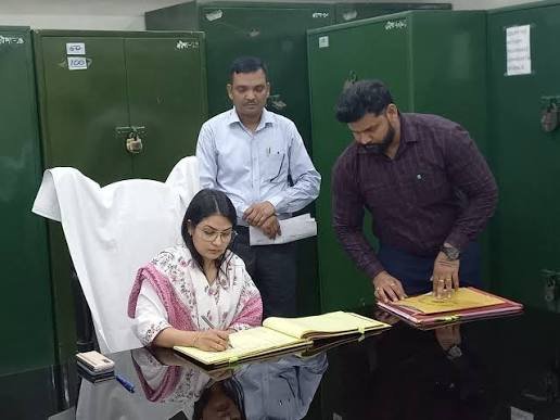 IAS Kavita Meena: How a Station Master’s Daughter Became Hapur’s District Magistrate