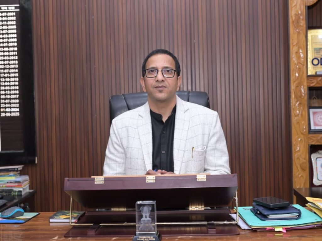 Uttarkashi DM Prashant Kumar Arya Bridges the Gap Between Public and Bureaucracy