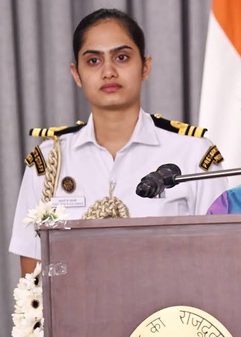 Meet Lieutenant Commander Yashasvi Solanki, the First Woman Naval ADC to the President of India